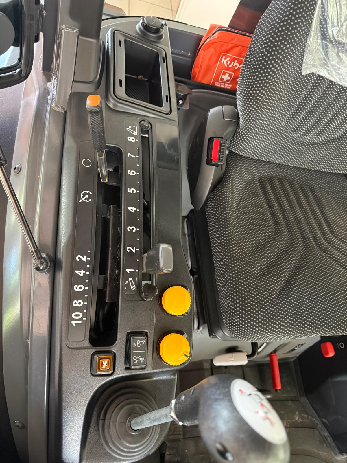 Kubota LX 401 CAB Traktor – Bild 12