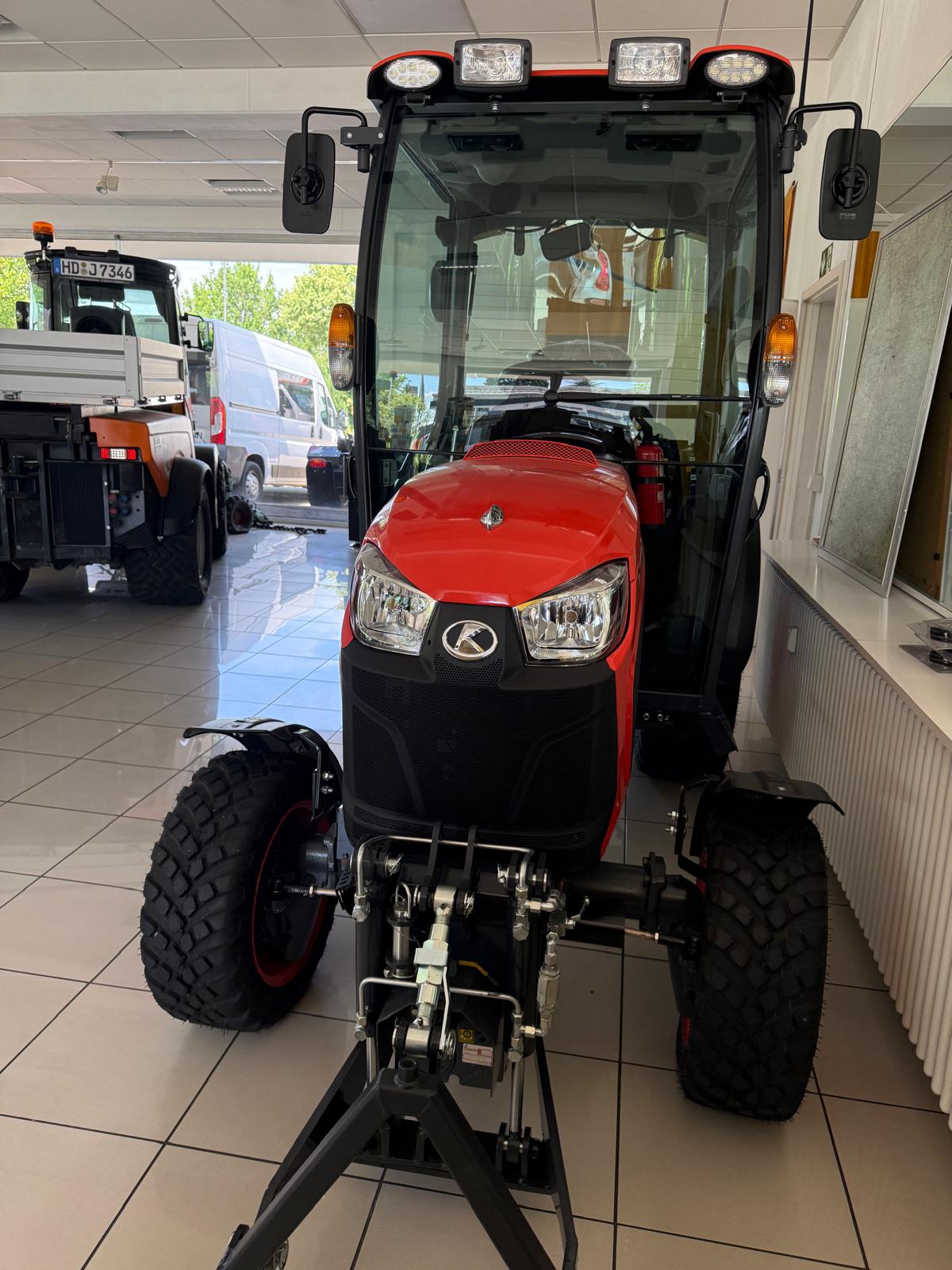 Kubota LX 401 CAB Traktor