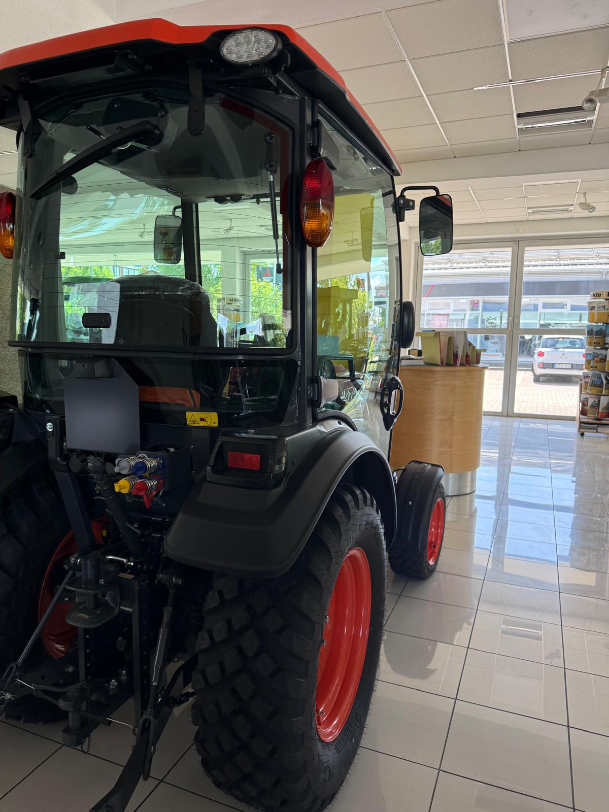 Kubota LX 401 CAB Traktor – Bild 7